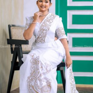 Swarna Liyawela White Handprinted Saree - Image 3