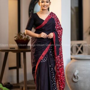 Crimson Elegance Batik Saree - Image 2